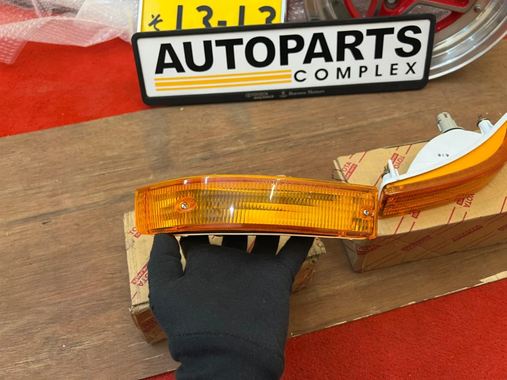 Front Bumper Indicator Lamps (3)