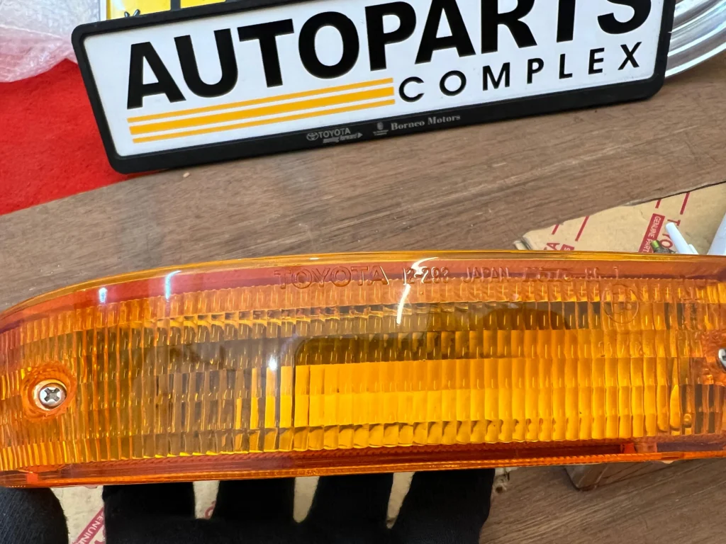 Front Bumper Indicator Lamps (5)