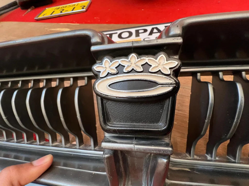 Corolla ke30 Ke35 1975-79 Front Grille (2)