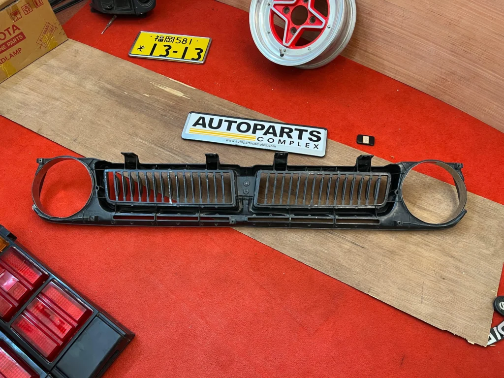 Corolla ke30 Ke35 1975-79 Front Grille (6)