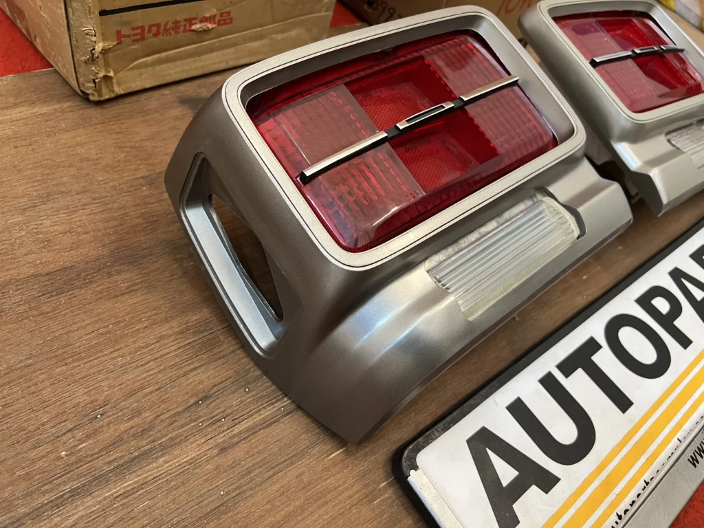 Corolla 1971 1972 73 sedan tail lights (3)