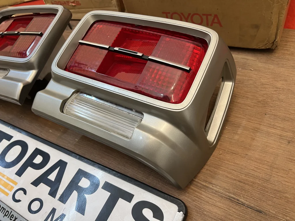 Corolla 1971 1972 73 sedan tail lights (4)