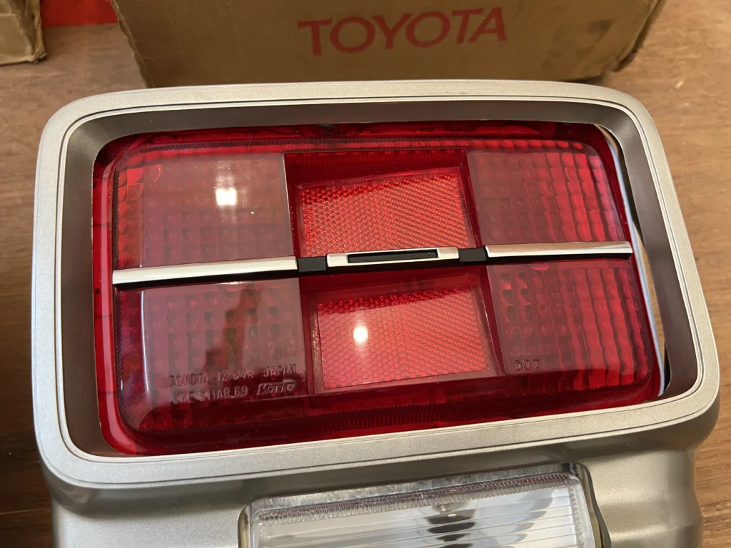 Corolla 1971 1972 73 sedan tail lights (5)