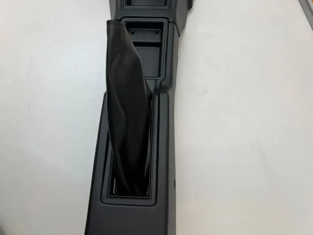 Center console 2-piece Corolla 1975 - 1979 ke30 te31 ke35 (1)
