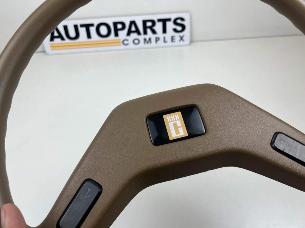 Corolla 1980 - 1983 Ke70 Te72 Steering wheel C badge (1)
