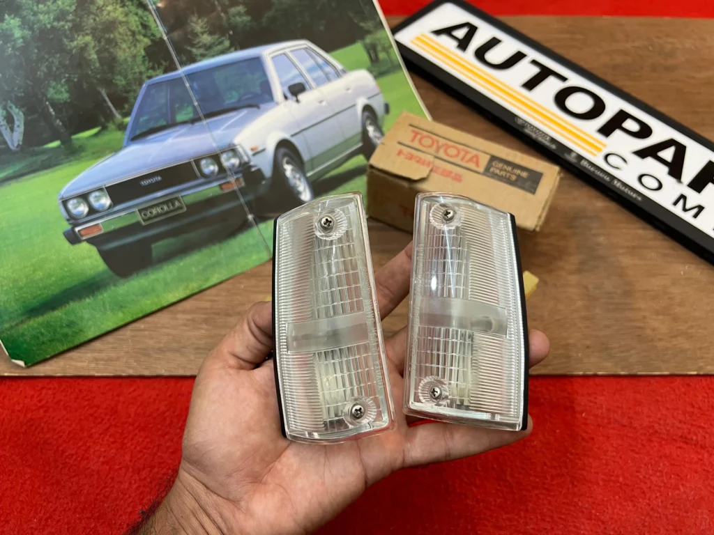 Corolla 1980 Clear Corner Lamps NOS OEM1