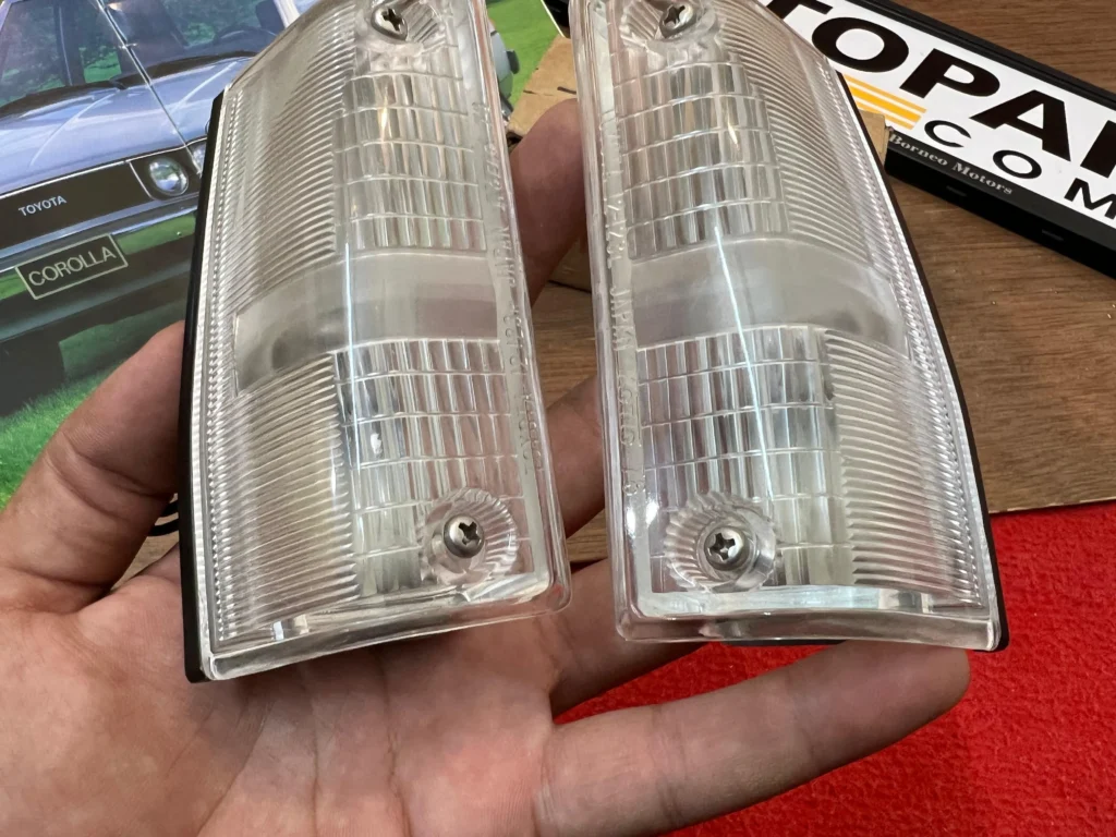 Corolla 1980 Clear Corner Lamps NOS OEM3