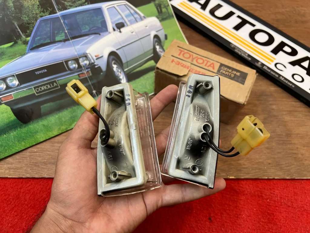 Corolla 1980 Clear Corner Lamps NOS OEM5