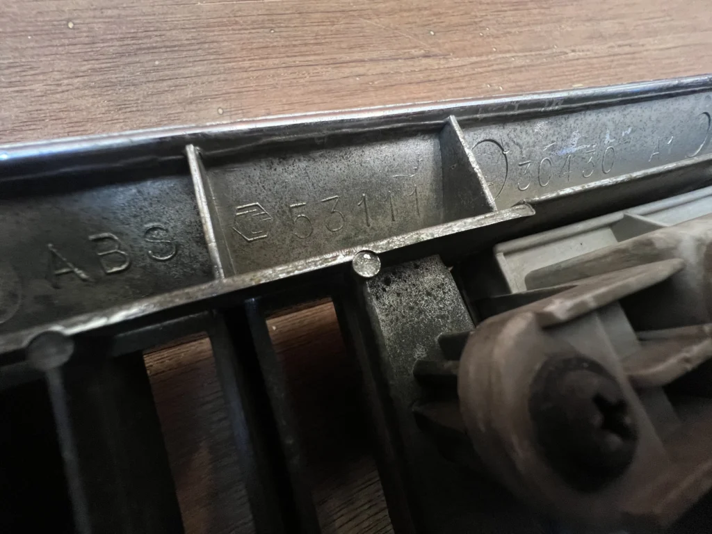 Crown 1983 - 1987 hardtop grille gs121 ms123 ms125 (1)