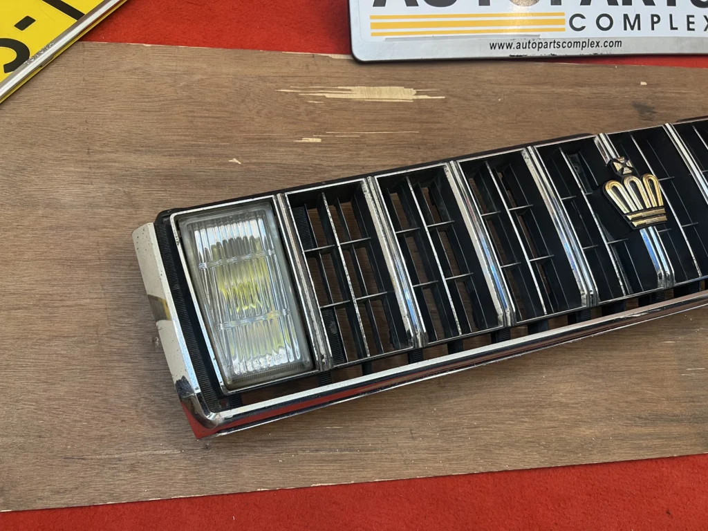 Crown 1983 - 1987 hardtop grille gs121 ms123 ms125 (3)