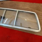 Hilux 1979 - 1983 rear sliding window windshield (7)