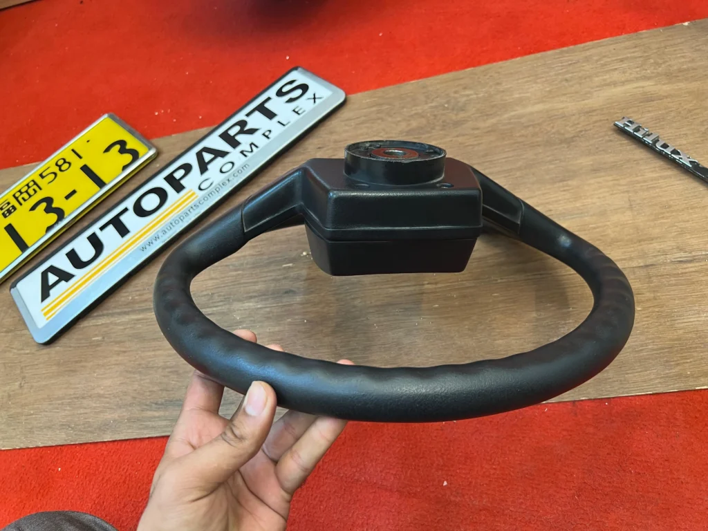 JDM 4WD Steering wheel for 1st gen 4runner Hilux pickup (3)