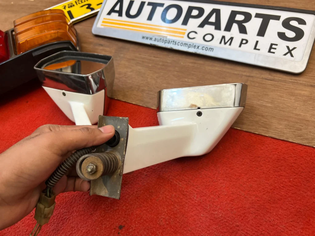 Corolla ke70 Te71 / Cressida Gx71 Mx73 fender mirrors - Autoparts