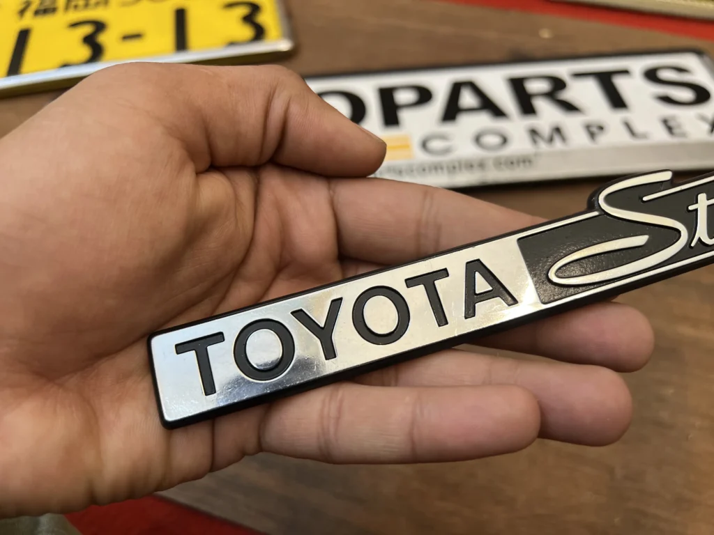 Starlet kp60 kp61 trunk lid badge (1)