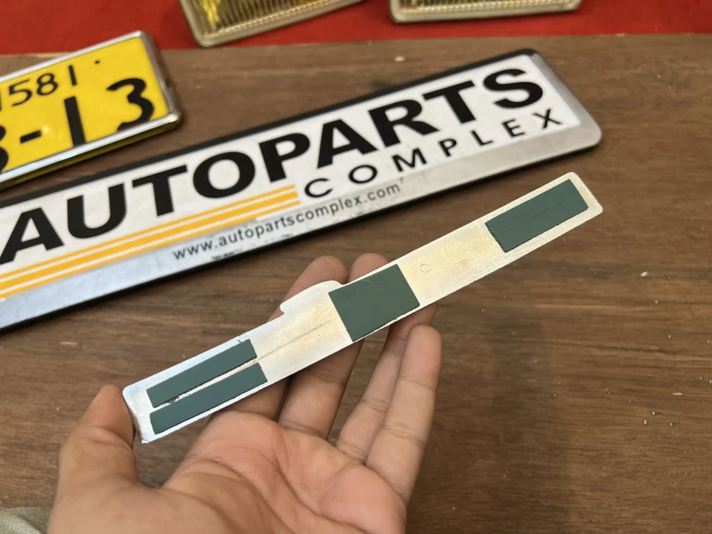 Starlet kp60 kp61 trunk lid badge (5)