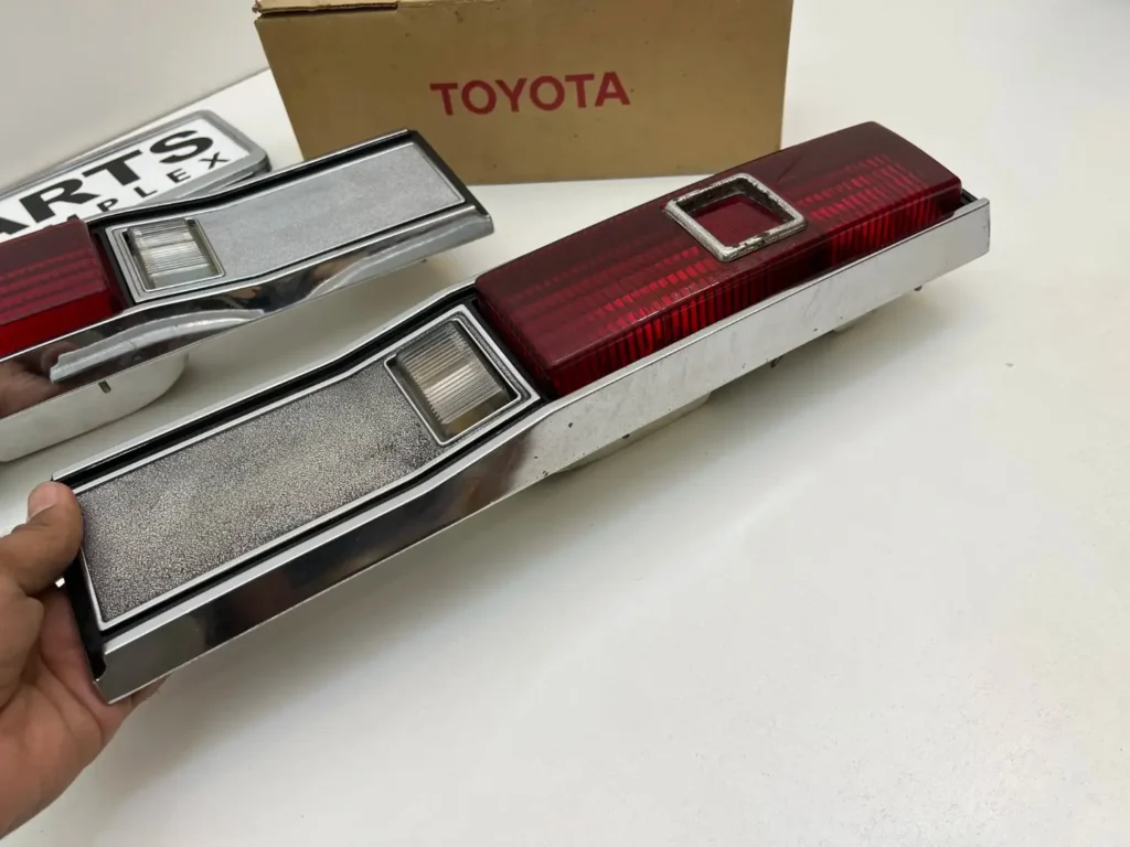 Toyota Corona 1969 RT40 RT4# tail lights pair OEM (11)