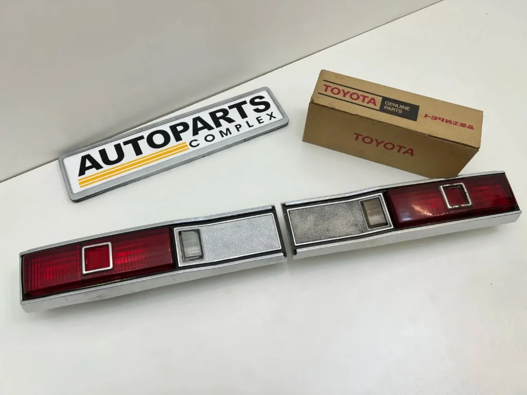 Toyota Corona 1969 RT40 RT4# tail lights pair OEM (16)