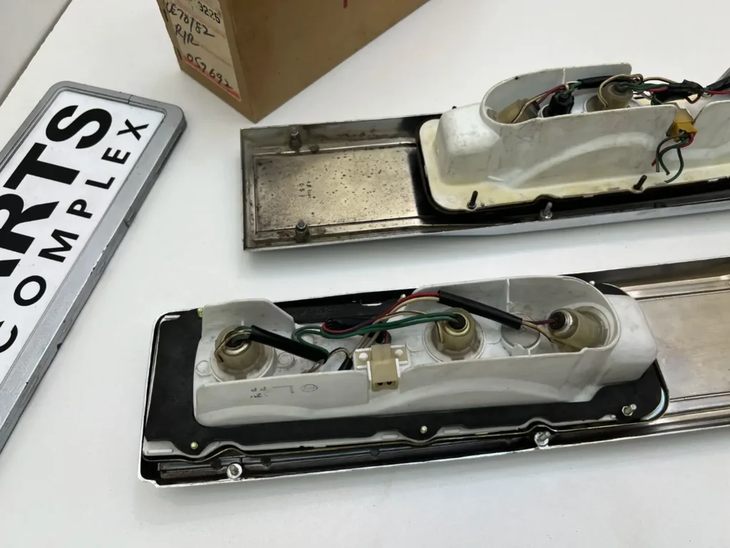 Toyota Corona 1969 RT40 RT4# tail lights pair OEM (18)