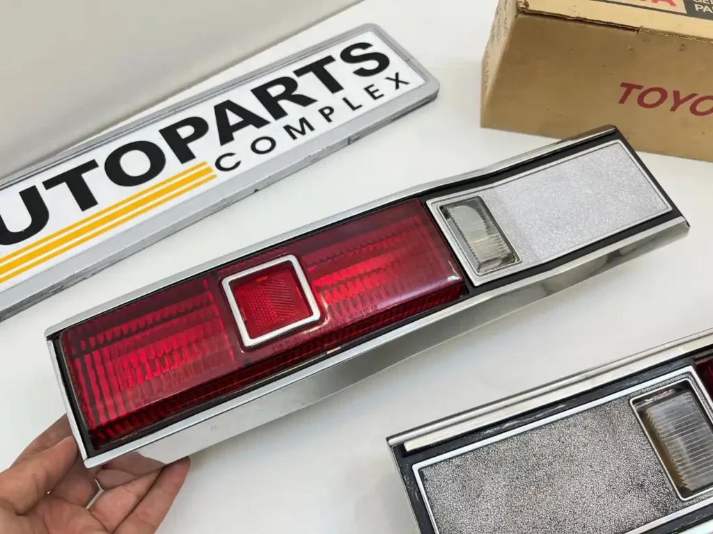 Toyota Corona 1969 RT40 RT4# tail lights pair OEM (3)