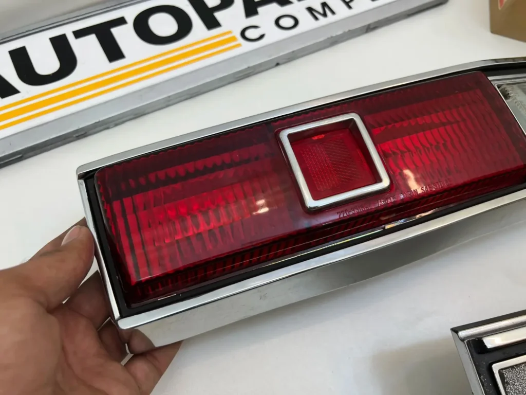 Toyota Corona 1969 RT40 RT4# tail lights pair OEM (4)