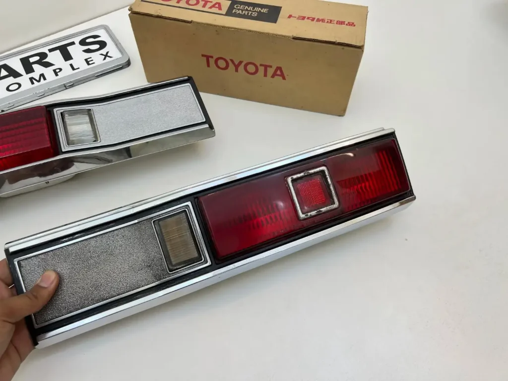 Toyota Corona 1969 RT40 RT4# tail lights pair OEM (7)