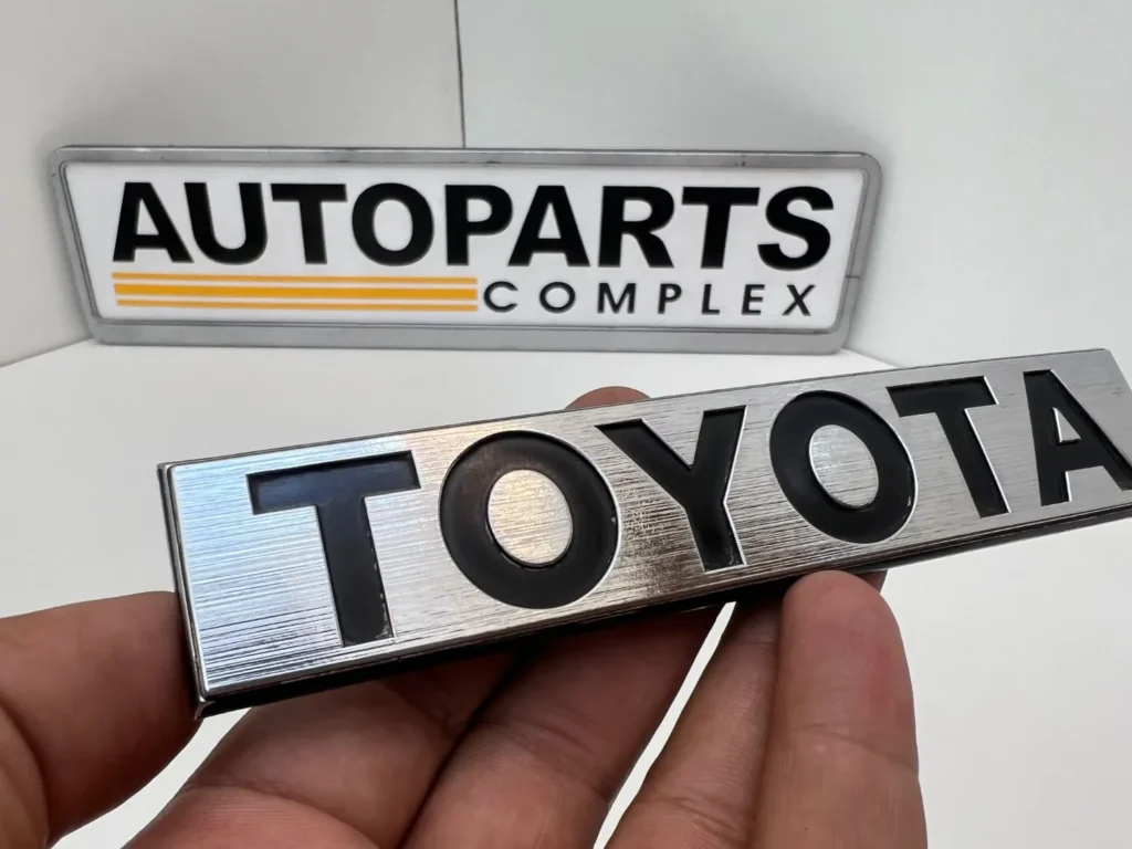 Toyota corolla ke70 te72 trunk lid Toyota badge (4)