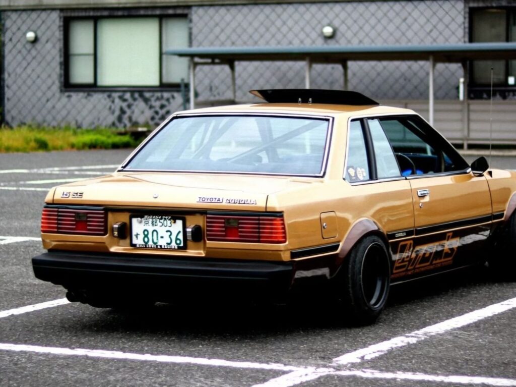 Corner Turn Signal Marker Lights For Toyota Corolla KE70, TE71, TE72 - Clear Lens, Amber Bulbs Included