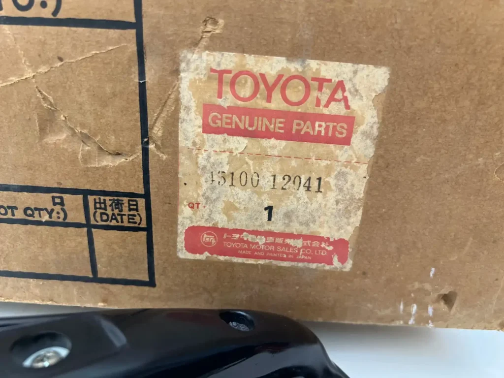 Corolla 1971 - 1974 ke20 ke26 Te21 te28 Deluxe steering wheel (11)