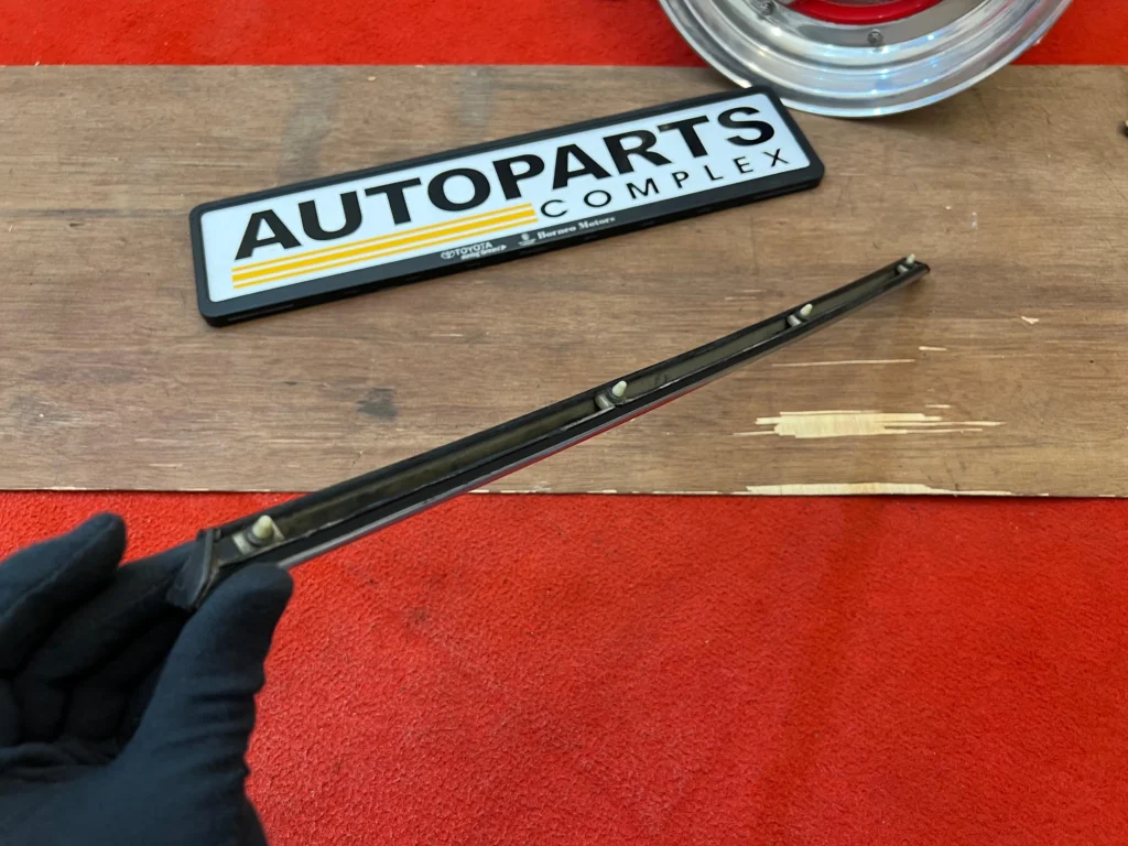 Corolla 1980 1981 GT rear center chrome garnish trim1