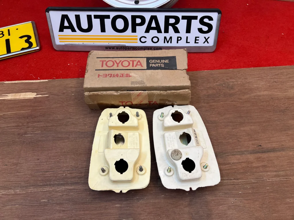 Corolla ke10 ke11 tail lighs pair (2)