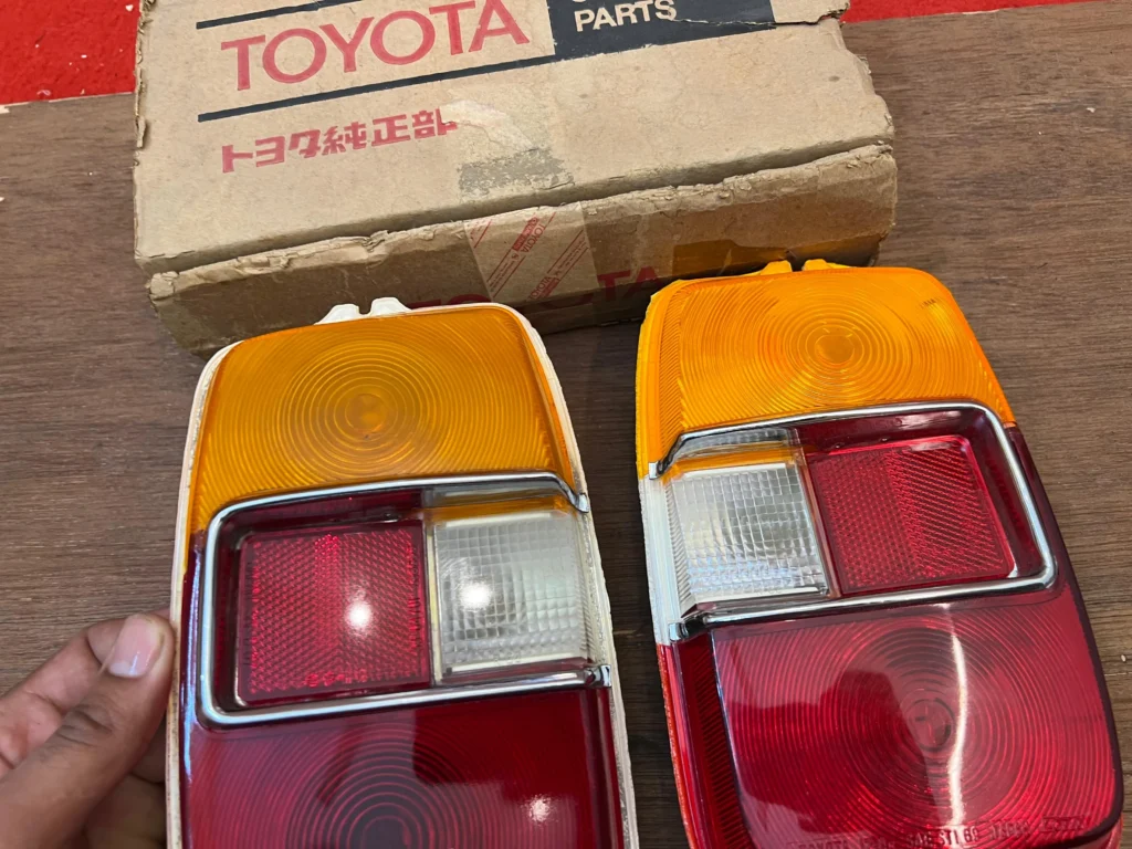 Corolla ke10 ke11 tail lighs pair (6)