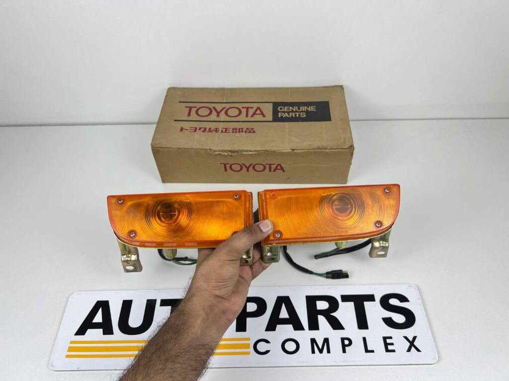 Corona RT40 1968 1969 front bumper indicators pair NOS OEM (2)