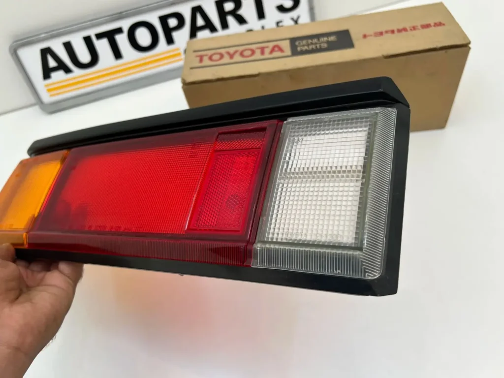 Corolla 1980 1981 Tail light lens (6)
