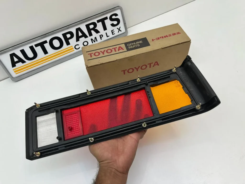Corolla 1980 1981 Tail light lens (8)