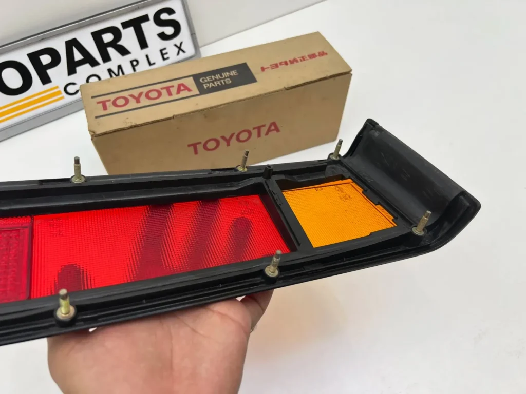Corolla 1980 1981 Tail light lens (9)