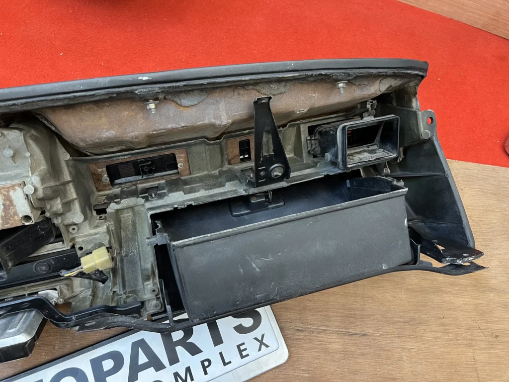 Corolla Ke70 Ae70 RHD JDM complete dashboard (1)