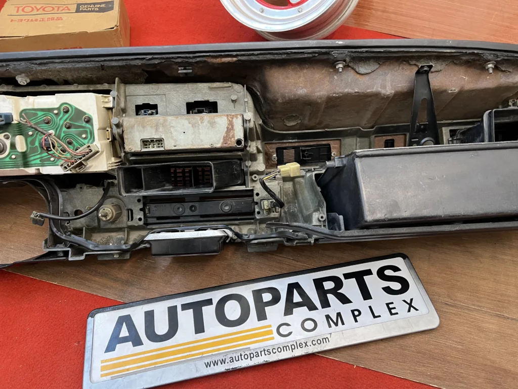 Corolla Ke70 Ae70 RHD JDM complete dashboard (11)