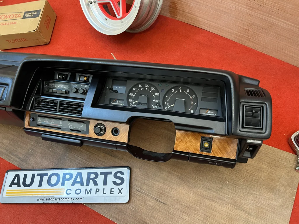 Corolla Ke70 Ae70 RHD JDM complete dashboard (3)