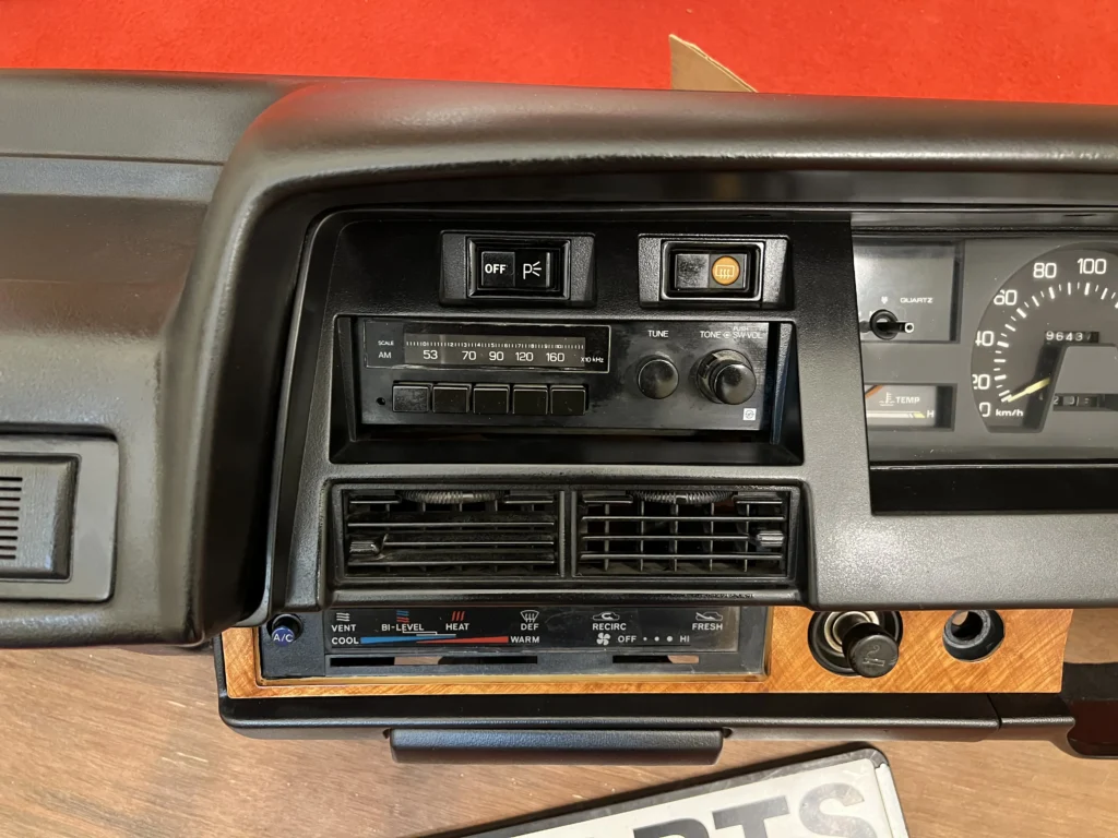 Corolla Ke70 Ae70 RHD JDM complete dashboard (4)