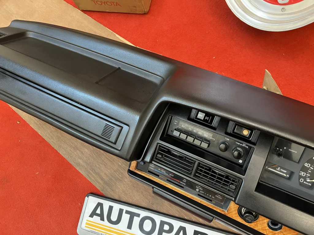 Corolla Ke70 Ae70 RHD JDM complete dashboard (8)
