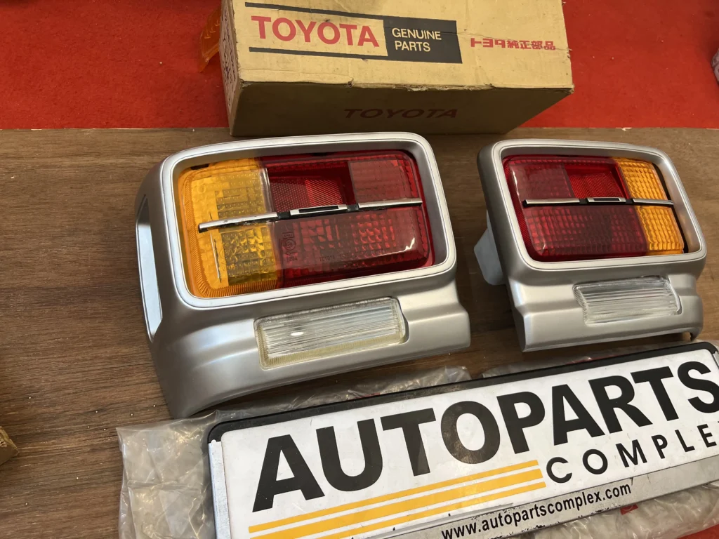 Corolla 1971 1972 KE20 TE21 NOS OEM tail lights (3)