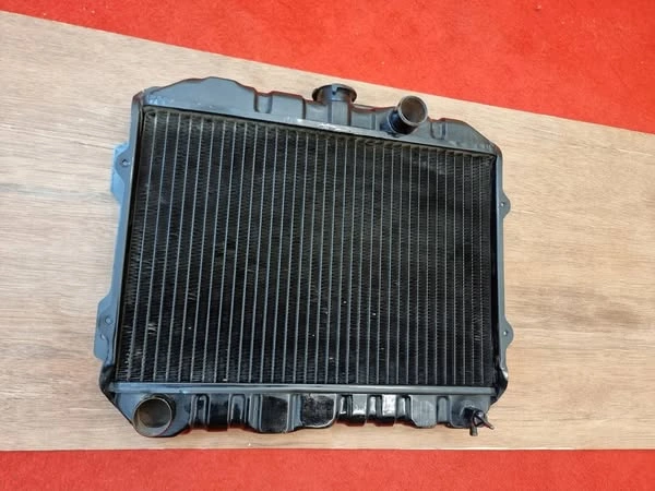 Corolla 1971-74 Ke20 Ke25 ke26 NOS OEM radiator 2