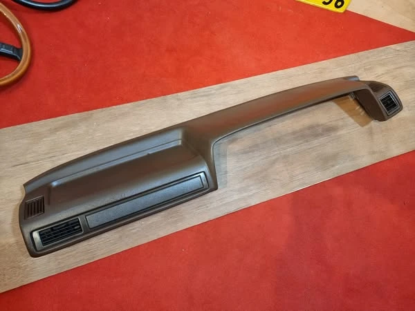 Corolla 1980-83 Ke70 Ae70 RHD dash pad (Brown color) 2