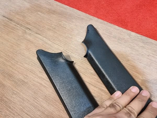 Corolla 1980-83 Liftback, hardtop and coupe A-Pillar inside trims (Black)2