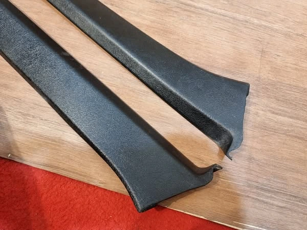 Corolla 1980-83 Liftback, hardtop and coupe A-Pillar inside trims (Black)3