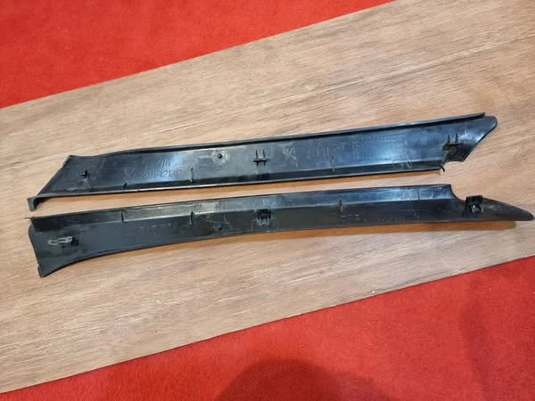 Corolla 1980-83 Liftback, hardtop and coupe A-Pillar inside trims (Black)4