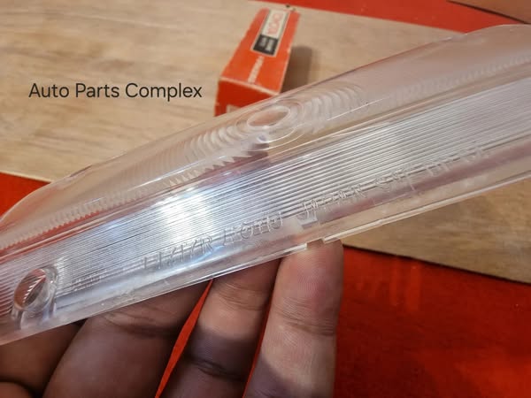 Toyota Corona RT4# 1965 1966 1967 front indicator clear lens (Right side) 1
