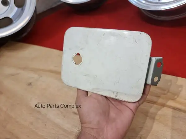 Corolla 1980-83 Ke70 Te72 fuel door 1