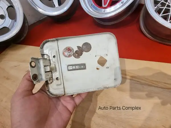 Corolla 1980-83 Ke70 Te72 fuel door 2