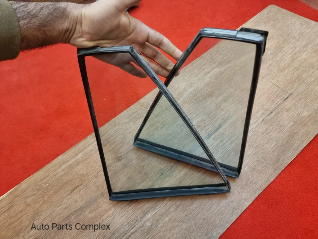 Corolla 1980-83 Ke70 Te72 wagon quarter window glasses with rubber seals 5